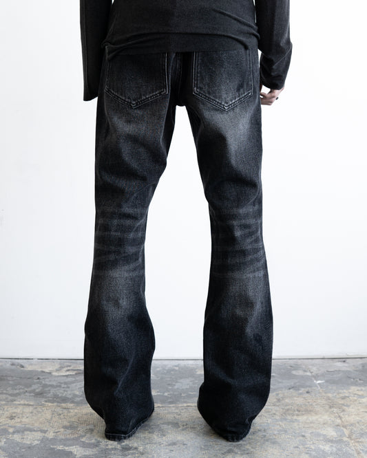"CORE" FLARE JEANS (BLACK WASH)