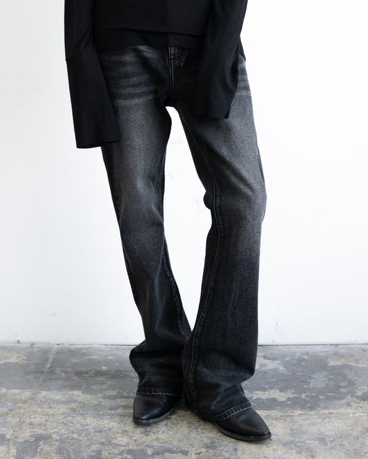 "CORE" FLARE JEANS (BLACK WASH)
